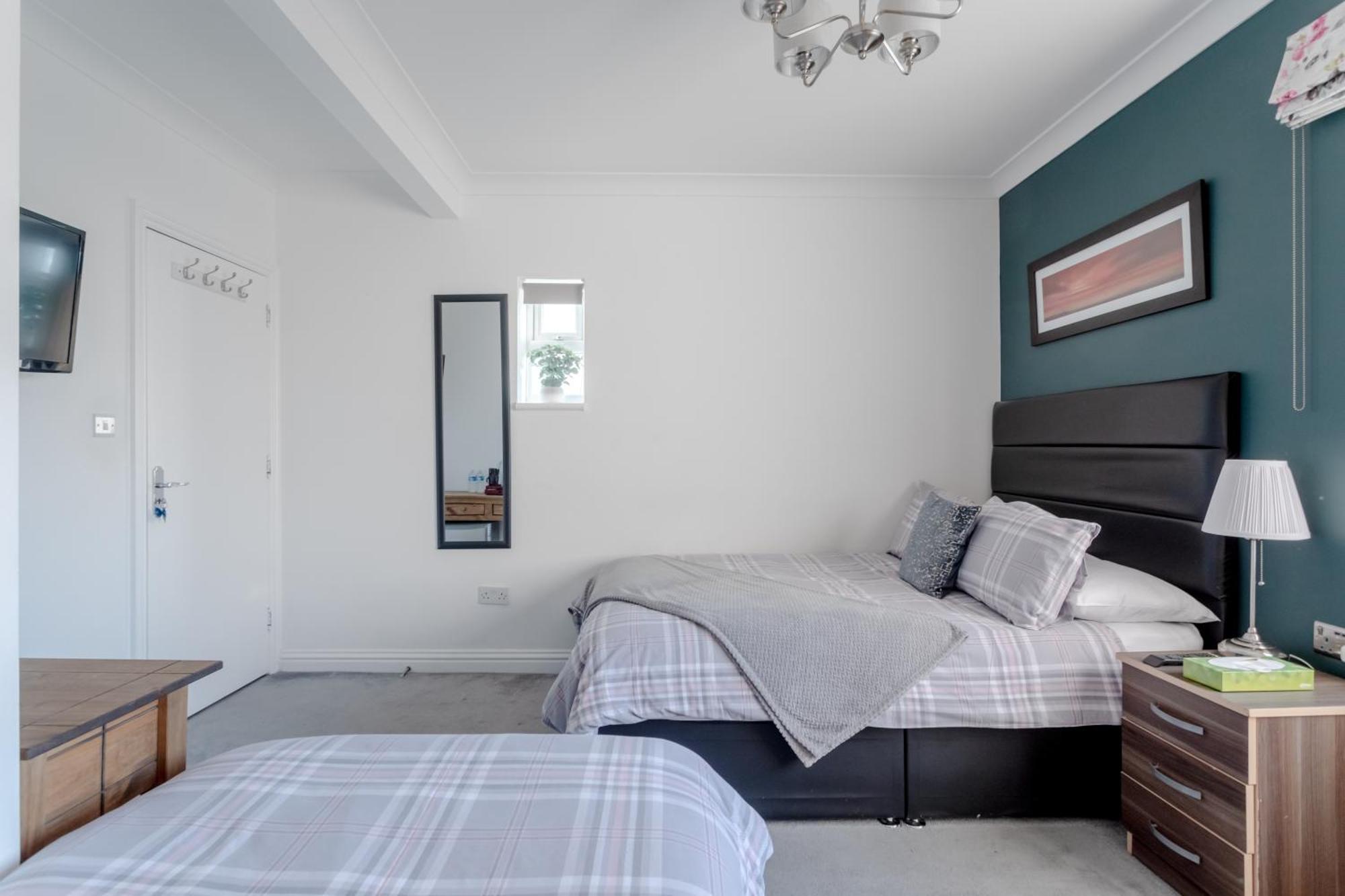 Apple House Wembley Hotel Barnet Bagian luar foto