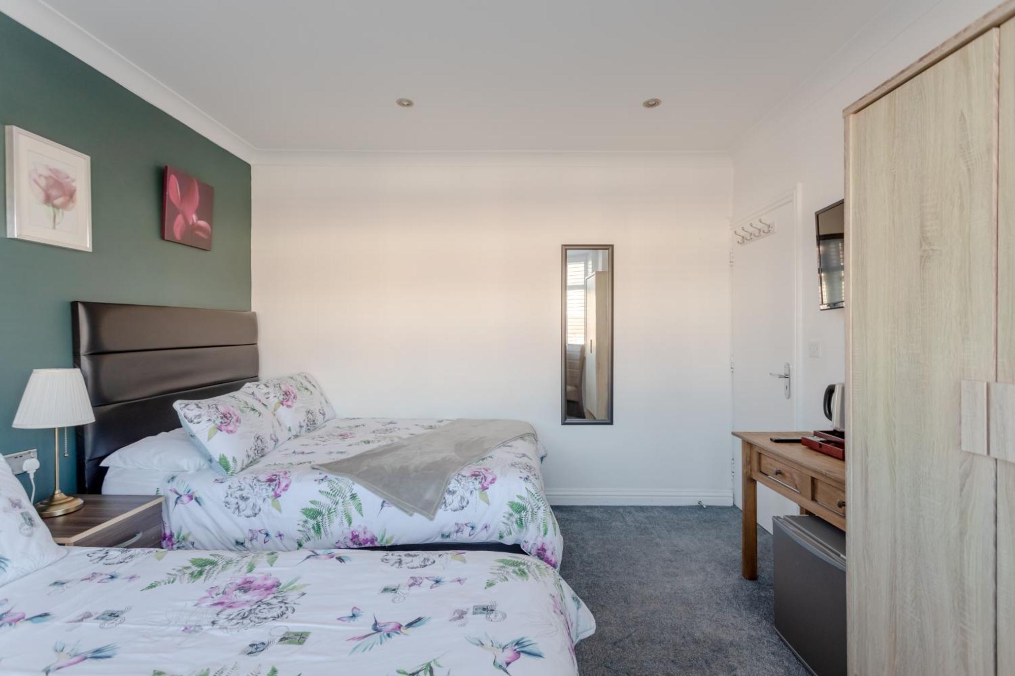 Apple House Wembley Hotel Barnet Bagian luar foto